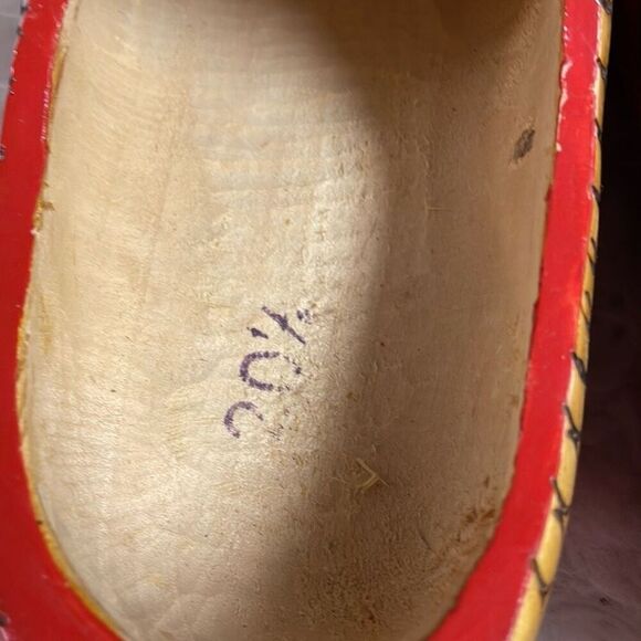 Wooden Holland Handcarved Shoes Home Decor Red and Tan Windmills READ - Picture 6 of 10